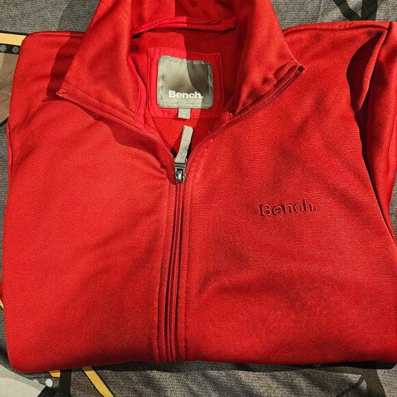 BENCH FULL ZIP SWEATER/JACKET LARGE RED. - Picture 1 of 4